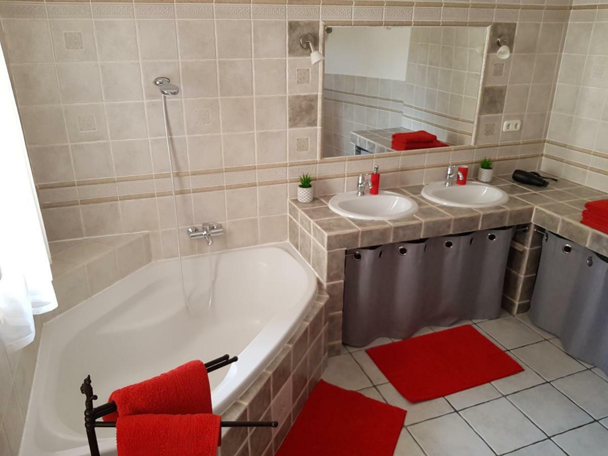 Mediterran Apartman 페치 외부 사진